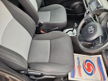 Toyota Yaris 1.5 VVT-h Icon E-CVT Euro 6 (s/s) 5dr