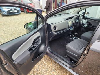 Toyota Yaris 1.5 VVT-h Icon E-CVT Euro 6 (s/s) 5dr