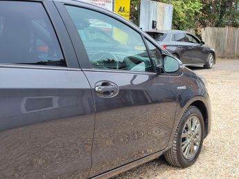 Toyota Yaris 1.5 VVT-h Icon E-CVT Euro 6 (s/s) 5dr