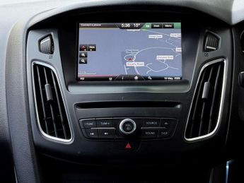 Ford Focus 1.6 Zetec Powershift Euro 6 5dr