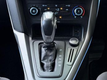 Ford Focus 1.6 Zetec Powershift Euro 6 5dr