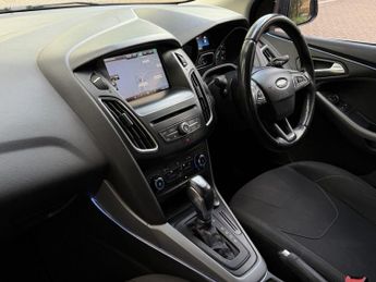 Ford Focus 1.6 Zetec Powershift Euro 6 5dr