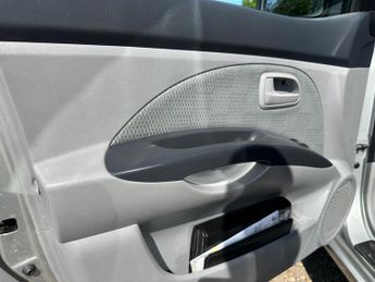 Kia Picanto 1.1 LX 5dr