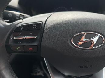 Hyundai IONIQ 1.6 h-GDi Premium DCT Euro 6 (s/s) 5dr