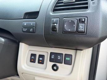 Nissan Serena Highway star S Hybrid 8 Seater