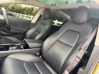 Tesla Model 3 Standard Range Plus Auto RWD 4dr