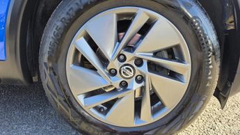 Nissan Qashqai 1.3 DIG-T MHEV Acenta Premium XTRON Euro 6 (s/s) 5dr