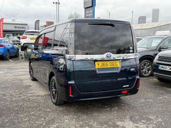 Toyota Voxy 1.8 Petrol/Hybrid Auto 5dr