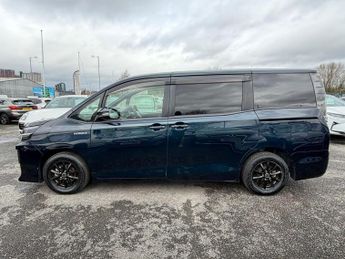 Toyota Voxy 1.8 Petrol/Hybrid Auto 5dr
