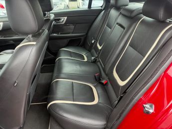 Jaguar XF 3.0d V6 Portfolio Auto Euro 5 (s/s) 4dr