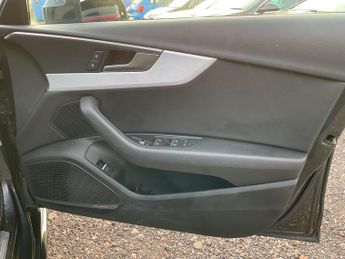 Audi A4 Avant 2.0 TDI S line S Tronic quattro Euro 6 (s/s) 5dr