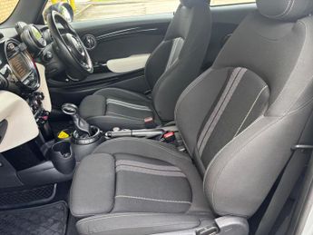 MINI Hatch 1.5 Cooper Auto Euro 6 (s/s) 3dr