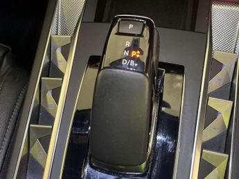 DS AUTOMOBILES DS 3 CROSSBACK E-TENSE 50kWh Ultra Prestige Crossback 5dr Electric Auto (136 ps