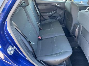Ford Focus 1.0T EcoBoost Zetec Auto Euro 6 (s/s) 5dr