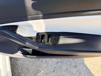 Tesla Model 3 (Dual Motor) Performance Auto 4WDE 4dr (Performance Upgrade)