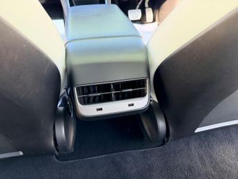 Tesla Model 3 (Dual Motor) Performance Auto 4WDE 4dr (Performance Upgrade)