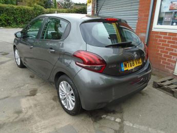 Peugeot 208 1.2 PureTech Signature Euro 6 (s/s) 5dr