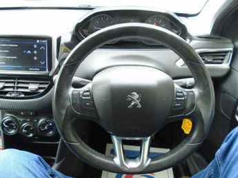Peugeot 208 1.2 PureTech Signature Euro 6 (s/s) 5dr