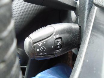 Peugeot 208 1.2 PureTech Signature Euro 6 (s/s) 5dr