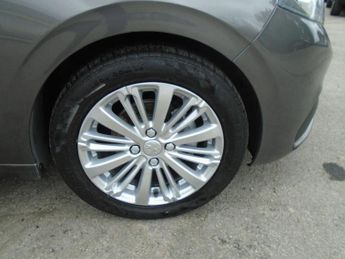 Peugeot 208 1.2 PureTech Signature Euro 6 (s/s) 5dr