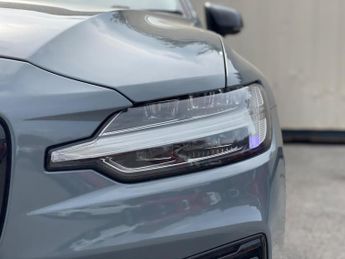 Volvo S60 2.0h T8 Recharge 18.8kWh R-Design Auto AWD Euro 6 (s/s) 4dr