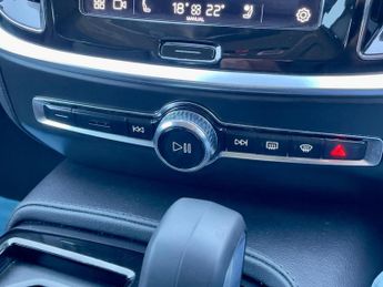 Volvo S60 2.0h T8 Recharge 18.8kWh R-Design Auto AWD Euro 6 (s/s) 4dr