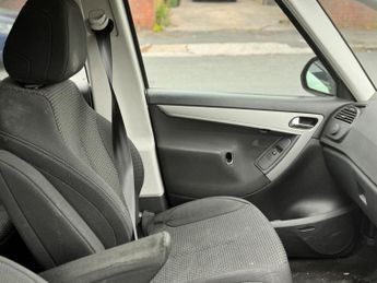 Citroen Grand C4 Picasso 1.6 HDi VTR+ EGS6 Euro 5 5dr