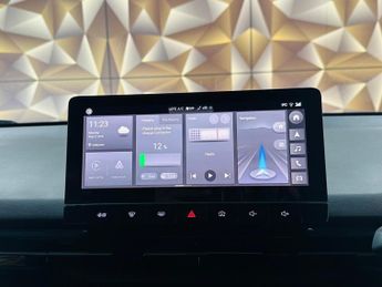 MG MG4 64kWh Trophy Long Range Auto 5dr