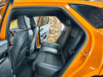 MG MG4 64kWh Trophy Long Range Auto 5dr