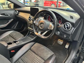 Mercedes-Benz GLA 2.1 GLA220d AMG Line (Premium Plus) 7G-DCT 4MATIC Euro 6 (s/s) 5