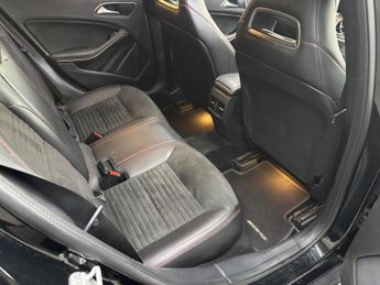 Mercedes-Benz GLA 2.1 GLA220d AMG Line (Premium Plus) 7G-DCT 4MATIC Euro 6 (s/s) 5