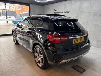 Mercedes-Benz GLA 2.1 GLA220d AMG Line (Premium Plus) 7G-DCT 4MATIC Euro 6 (s/s) 5