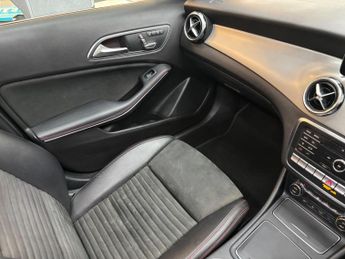 Mercedes-Benz GLA 2.1 GLA220d AMG Line (Premium Plus) 7G-DCT 4MATIC Euro 6 (s/s) 5