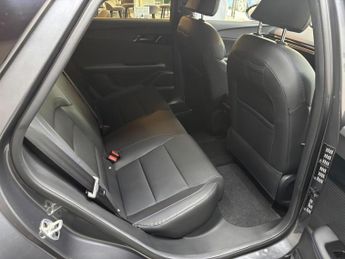 MG MG4 64kWh Trophy Long Range Auto 5dr