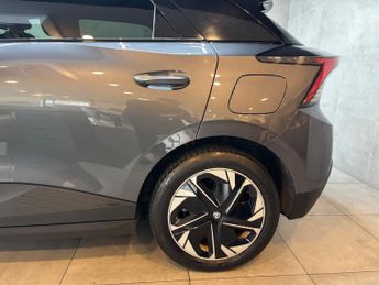 MG MG4 64kWh Trophy Long Range Auto 5dr