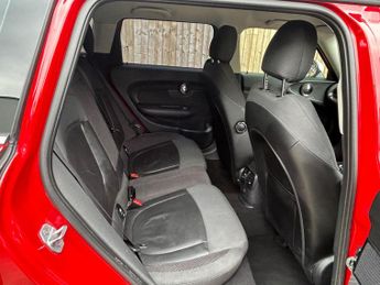 MINI Clubman 2.0 Cooper D Auto Euro 6 (s/s) 6dr