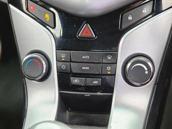 Chevrolet Cruze 2.0 VCDi LTZ Auto Euro 5 5dr