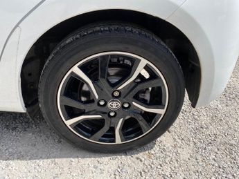 Toyota Yaris 1.5 VVT-i Design CVT Euro 6 5dr