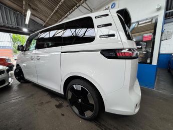 Volkswagen ID. Buzz Pro 77kWh 1ST Edition MPV 5dr Electric Auto (204 ps)
