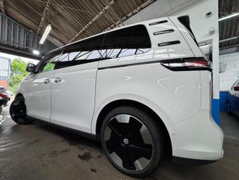 Volkswagen ID. Buzz Pro 77kWh 1ST Edition MPV 5dr Electric Auto (204 ps)