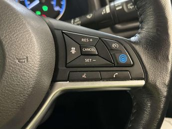 Nissan Leaf 40kWh Tekna Hatchback 5dr Electric Auto (150 ps)