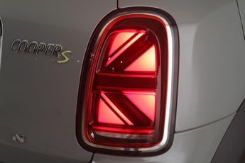 MINI Countryman 1.5 10kWh Cooper SE Classic Auto ALL4 Euro 6 (s/s) 5dr