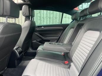 Volkswagen Passat 2.0 TDI R-Line DSG Euro 6 (s/s) 4dr