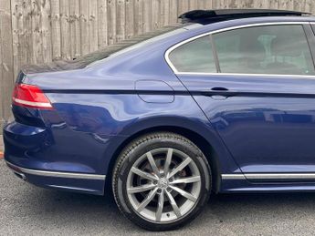 Volkswagen Passat 2.0 TDI R-Line DSG Euro 6 (s/s) 4dr