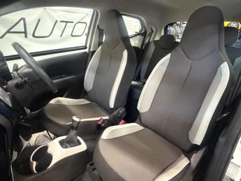 Toyota AYGO 1.0 VVT-i x-play Euro 5 5dr Euro 5