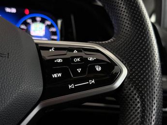 Volkswagen Golf 2.0 TDI R-Line DSG Euro 6 (s/s) 5dr