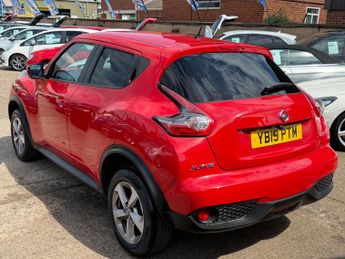 Nissan Juke 1.6 Acenta SUV 5dr Petrol XTRON Euro 6 (117 ps)