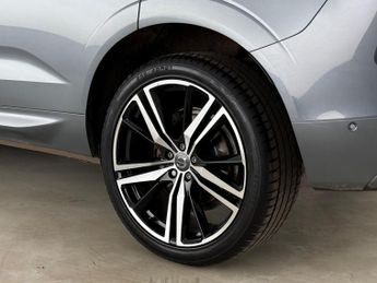 Volvo XC60 2.0 B5 MHEV R-Design Pro Auto AWD Euro 6 (s/s) 5dr
