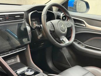 MG MG ZS 51.1kWh Trophy Auto 5dr