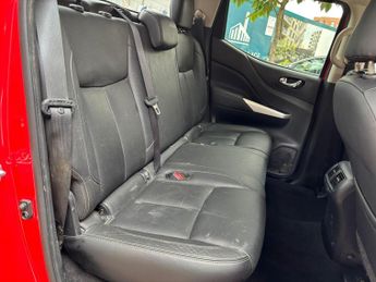 Nissan Navara 2.3 dCi Tekna Auto 4WD Euro 6 4dr